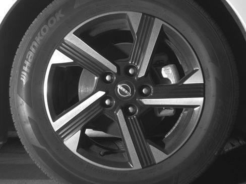 Used 2025 Nissan Sentra SV FWD image 13