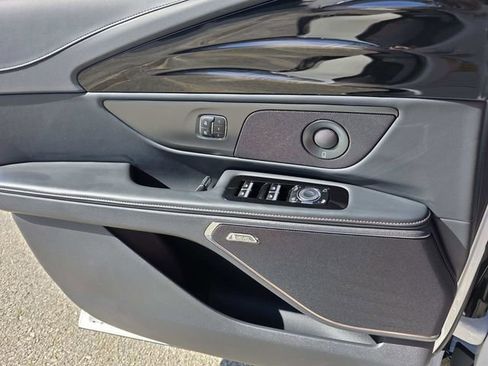 New 2026 Lincoln Nautilus Reserve w/ Jet Appearance Package image 12