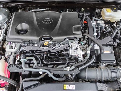 Used 2018 Toyota Camry XLE image 27