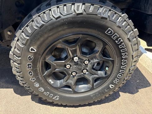 Used 2023 Jeep Wrangler Unlimited w/ Cold Weather Group AWD/4WD image 5