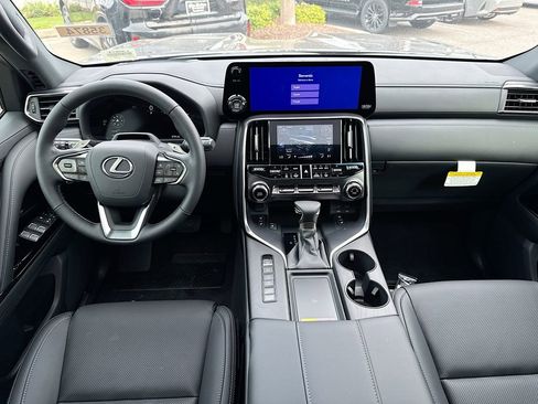 New 2026 Lexus LX 600 4WD w/ Premium Package image 24