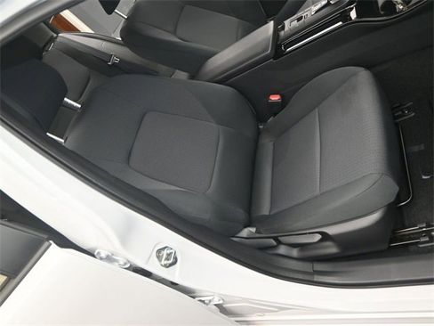 Used 2025 Toyota Prius LE image 14