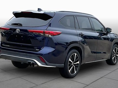 Used 2021 Toyota Highlander XSE FWD image 12