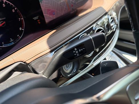 Used 2019 Mercedes-Benz S 560 4MATIC Sedan w/ AMG Line Exterior image 23