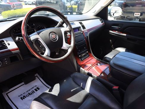 Used 2008 Cadillac Escalade AWD image 12
