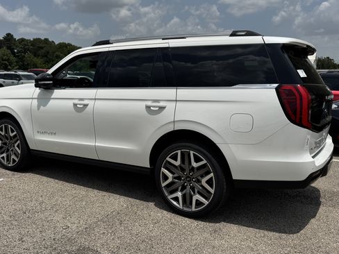 New 2027 Ford Expedition Platinum w/ Platinum Ultimate Package AWD/4WD image 5
