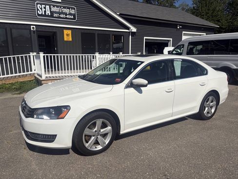 Used 2013 Volkswagen Passat TDI SE FWD image 3