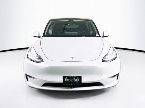 Used 2022 Tesla Model Y Long Range image 2