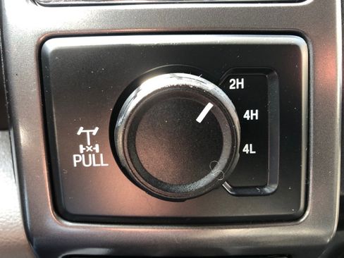 Used 2019 Ford F150 XLT w/ Equipment Group 302A Luxury AWD/4WD image 33