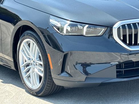 Used 2025 BMW 530i image 2