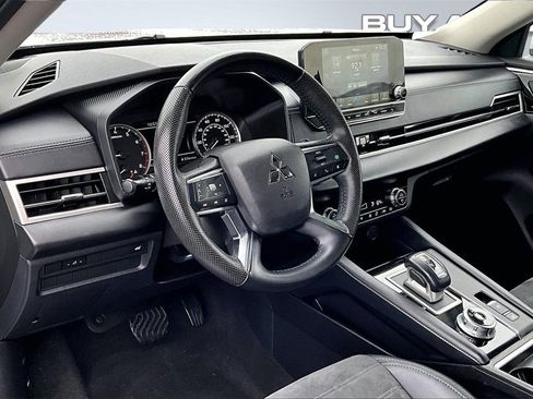 Used 2023 Mitsubishi Outlander SE image 14