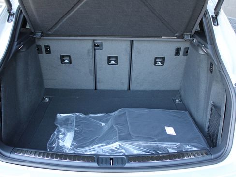 New 2026 Porsche Macan GTS image 23