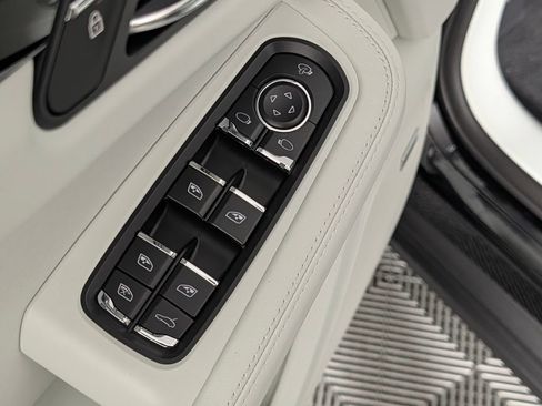 New 2026 Porsche Macan AWD/4WD image 27