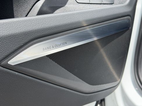 Used 2024 Audi Q8 e-tron Premium Plus w/ Premium Plus Package AWD/4WD image 18