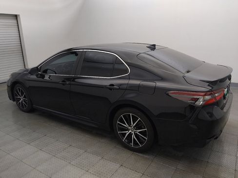 Used 2022 Toyota Camry SE w/ Convenience Package FWD image 3