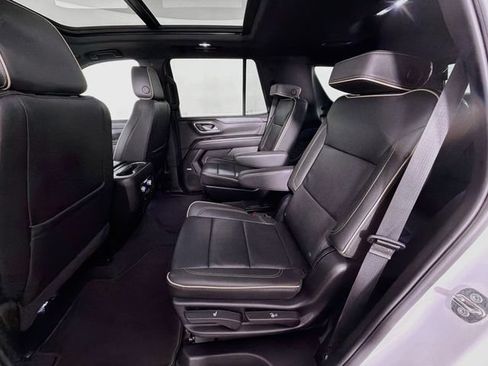 Used 2024 GMC Yukon SLT w/ SLT Luxury Package AWD/4WD image 26