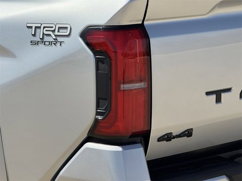 Used 2024 Toyota Tacoma TRD Sport image 10