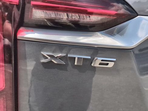 Used 2022 Cadillac XT6 Premium Luxury w/ Technology Package FWD image 33