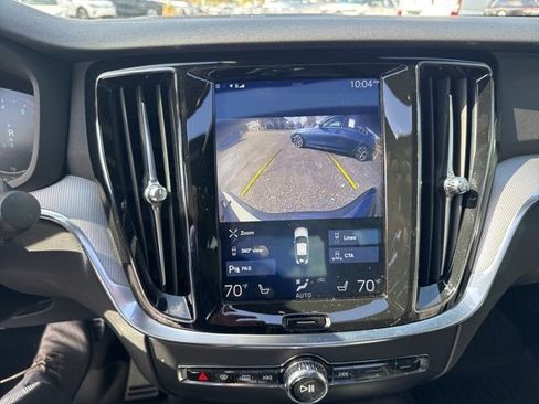 Used 2019 Volvo S60 T5 R-Design image 18