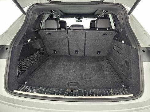 Used 2022 Porsche Cayenne Platinum Edition image 14