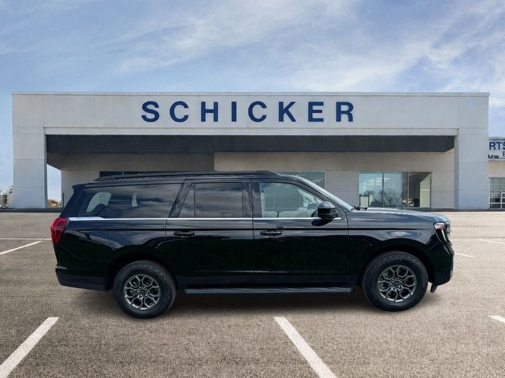 Used 2025 Ford Expedition Max Active AWD/4WD image 2