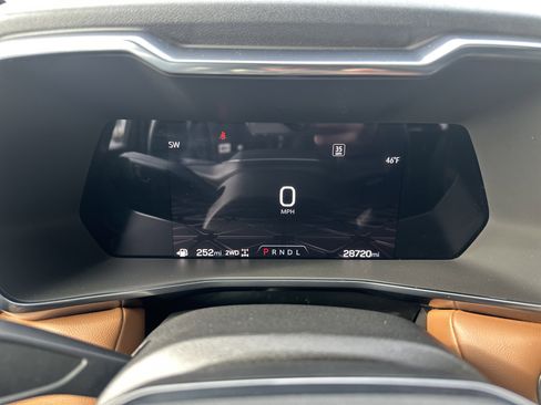 Used 2023 GMC Canyon AT4 w/ AT4 Premium Package image 16