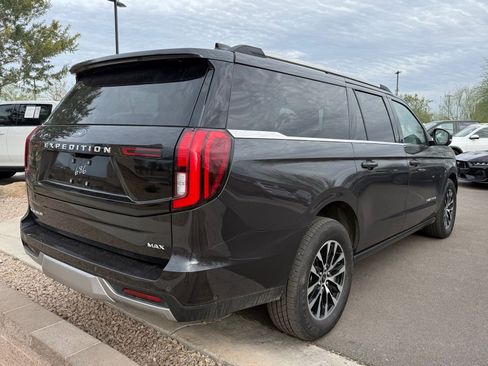 Used 2025 Ford Expedition Max Platinum image 3