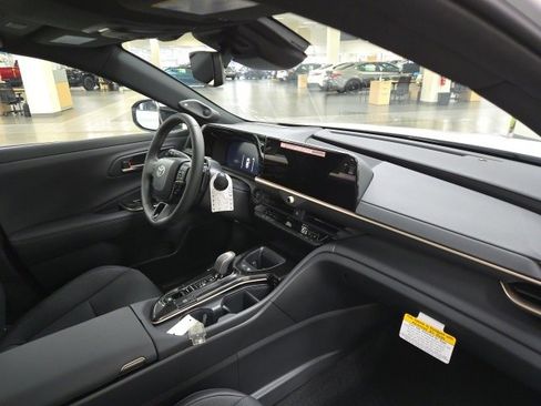 New 2026 Toyota Crown Platinum image 9