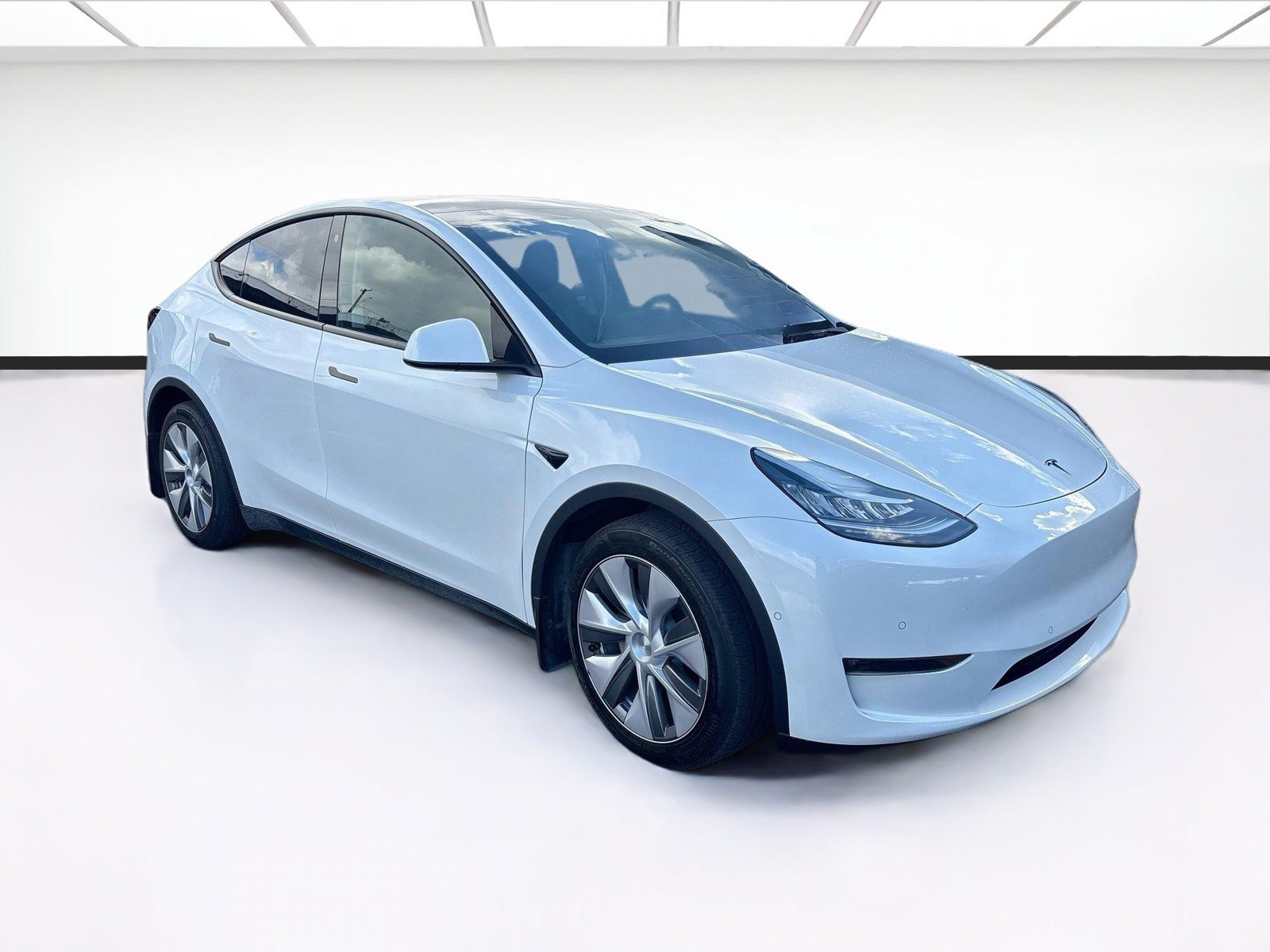 Used 2022 Tesla Model Y Long Range AWD/4WD image 3