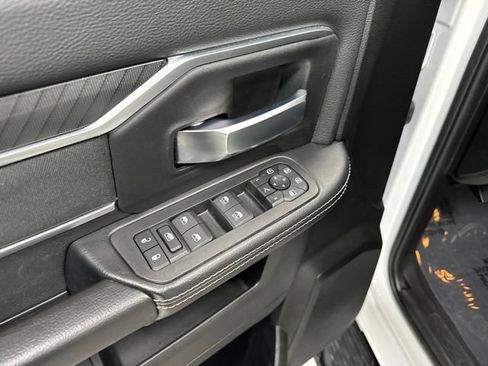 Used 2025 RAM 2500 Big Horn AWD/4WD image 11