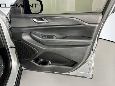 Used 2023 Jeep Grand Cherokee L Laredo image 36