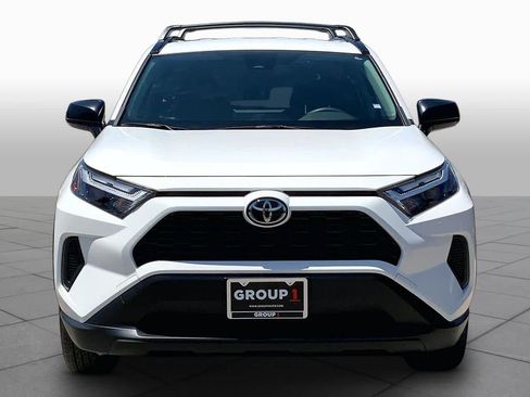 Used 2025 Toyota RAV4 LE AWD/4WD image 4