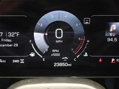 Used 2025 GMC Yukon XL Denali image 19