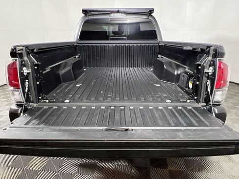 Certified 2023 Toyota Tacoma TRD Off-Road AWD/4WD image 22