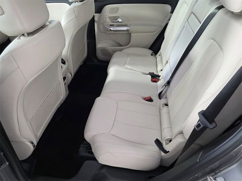 New 2026 Mercedes-Benz GLB 250 image 11