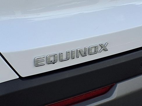 Used 2025 Chevrolet Equinox LT FWD image 11