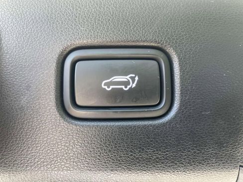 Certified 2024 Hyundai Tucson SEL w/ Convenience Package FWD image 9