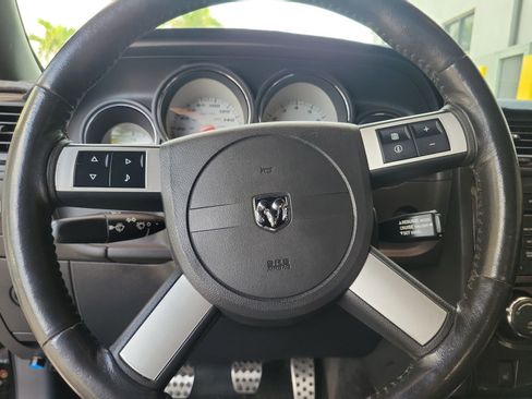 Used 2009 Dodge Challenger SRT8 RWD image 23