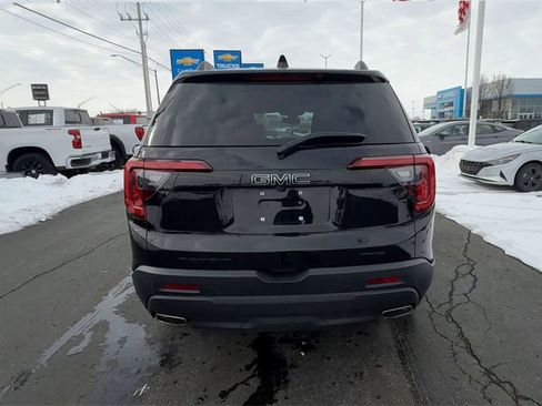 Used 2023 GMC Acadia SLT w/ Elevation Edition image 7