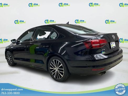 Used 2016 Volkswagen Jetta Sport w/ Lighting Package FWD image 8