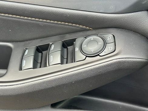 Used 2019 Chevrolet Traverse LT image 23