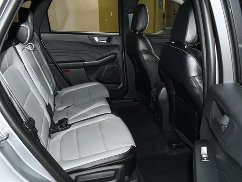 Used 2024 Ford Escape Platinum AWD/4WD image 50