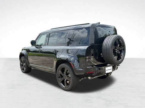 New 2026 Land Rover Defender 110 X-Dynamic SE AWD/4WD image 3