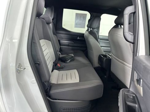 Used 2025 Toyota Tacoma TRD Sport w/ TRD Sport Upgrade Package image 27