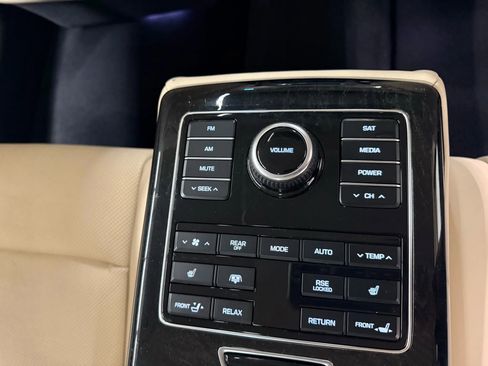 Used 2014 Hyundai Equus Signature image 25