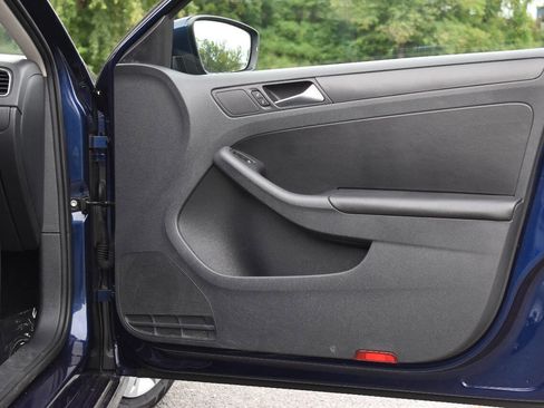 Used 2012 Volkswagen Jetta SE image 9