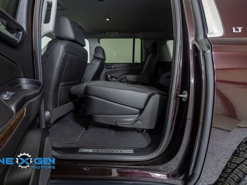 Used 2020 Chevrolet Suburban LT w/ Luxury Package AWD/4WD image 30