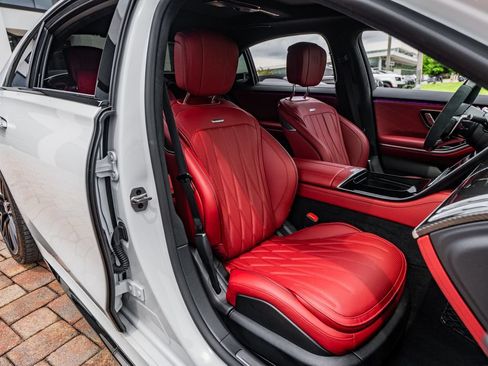 Used 2024 Mercedes-Benz S 63 AMG S image 32
