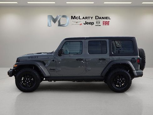 Used 2022 Jeep Wrangler Unlimited Sport image 3