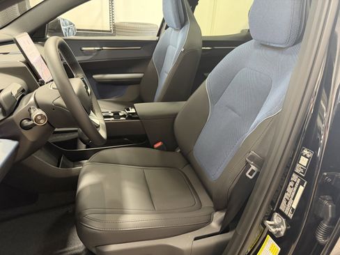 New 2026 Volvo EX30 Plus w/ Protection Package Premier image 14